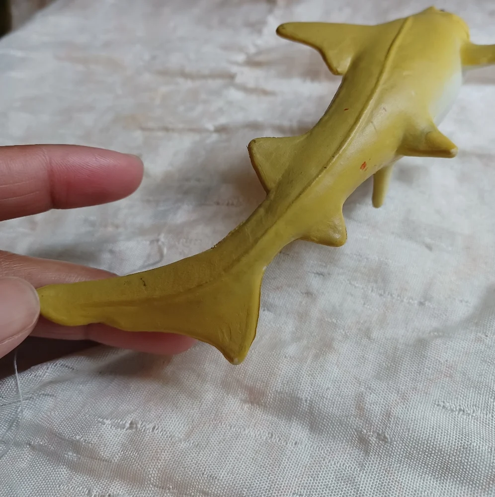Lemon Shark, Very Nice Plastic Replica 6-inch replacement toy - Picture 7 of 12